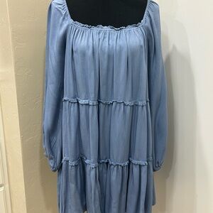 Le Lis Elegant Gray Dress